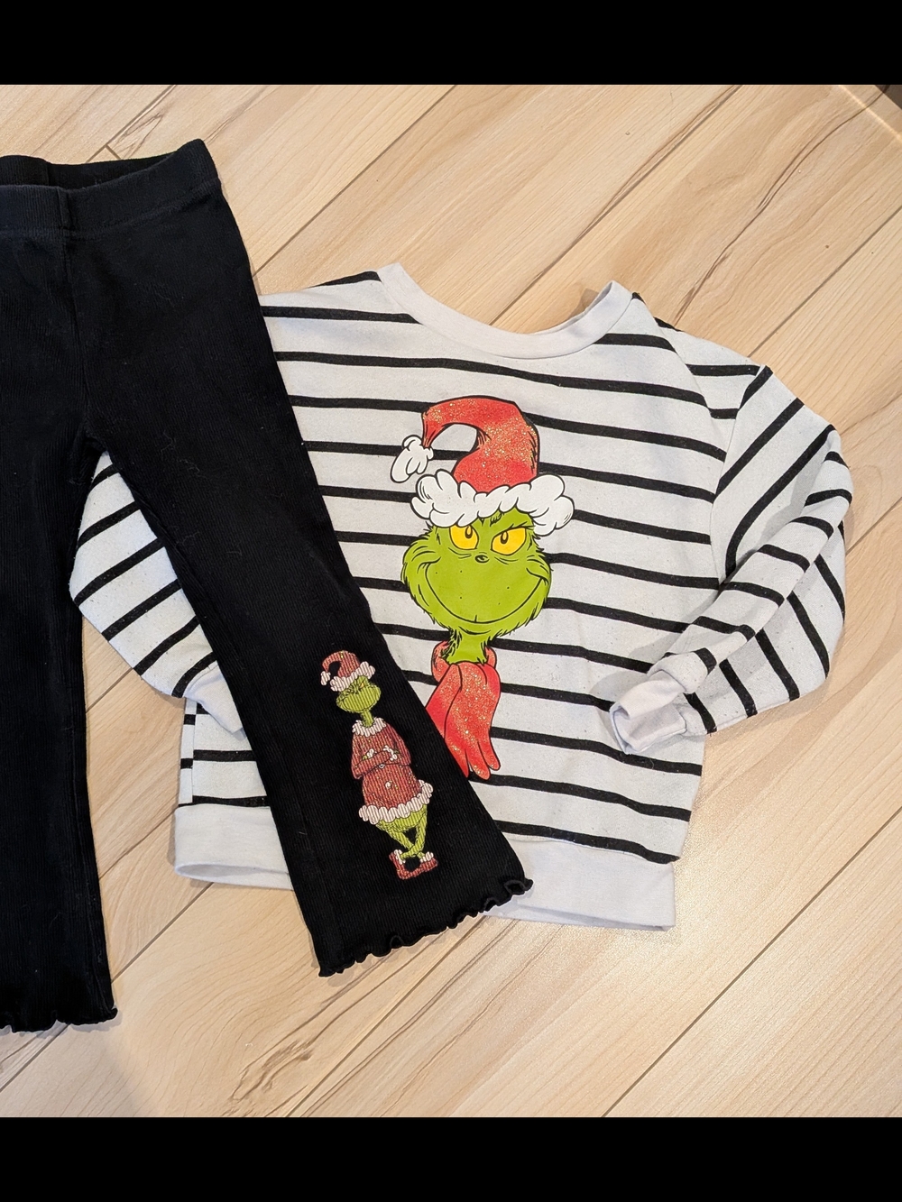 5 For 25$ 3T Grinch Set
